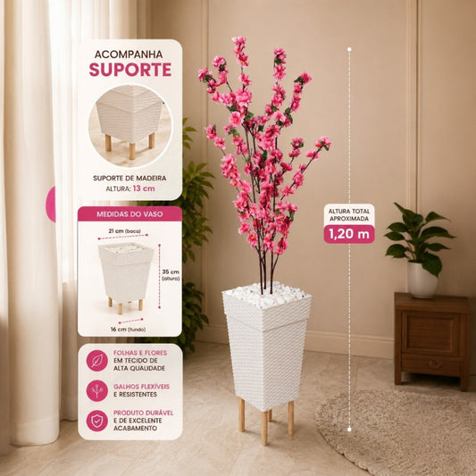 Cerejeira artificial rosa em vaso branco com suporte de madeira, altura total de 1,20 m e medidas do vaso